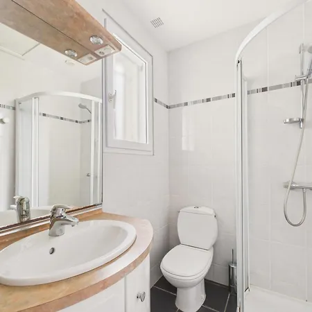 Σπίτι διακοπών Maison Jardin Et Bbq -piscine Commune- 4 Adt 2 Enf